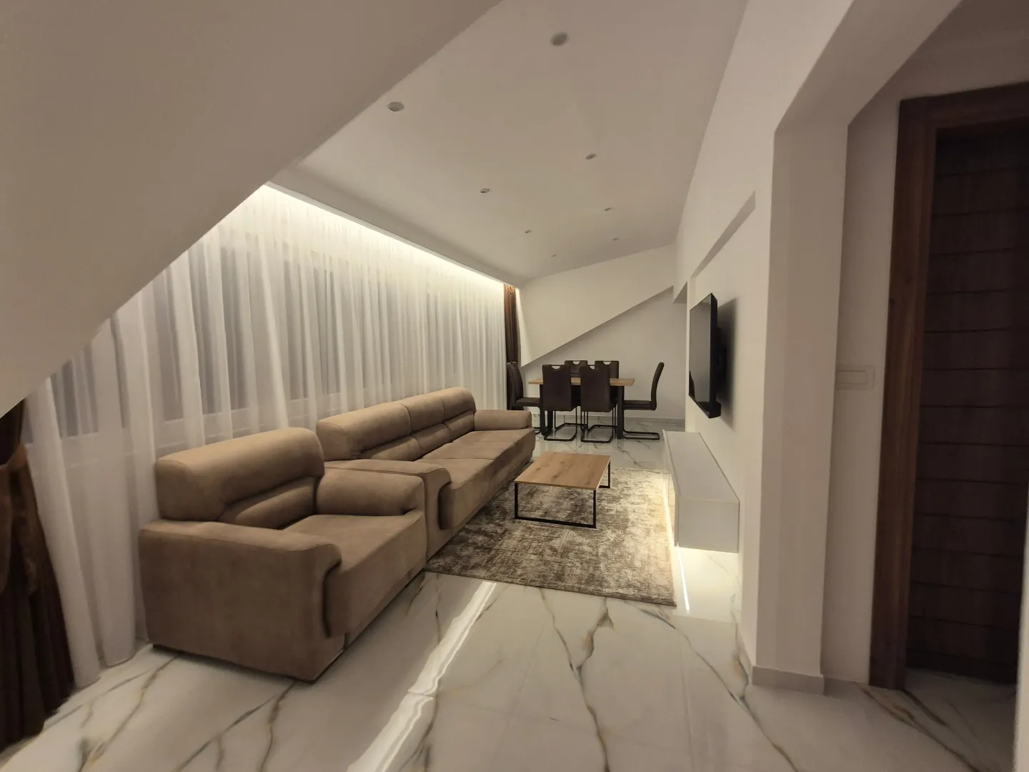 Izdavanje, jednosoban stan, 55m², Dalmatinska ulica, Podgorica