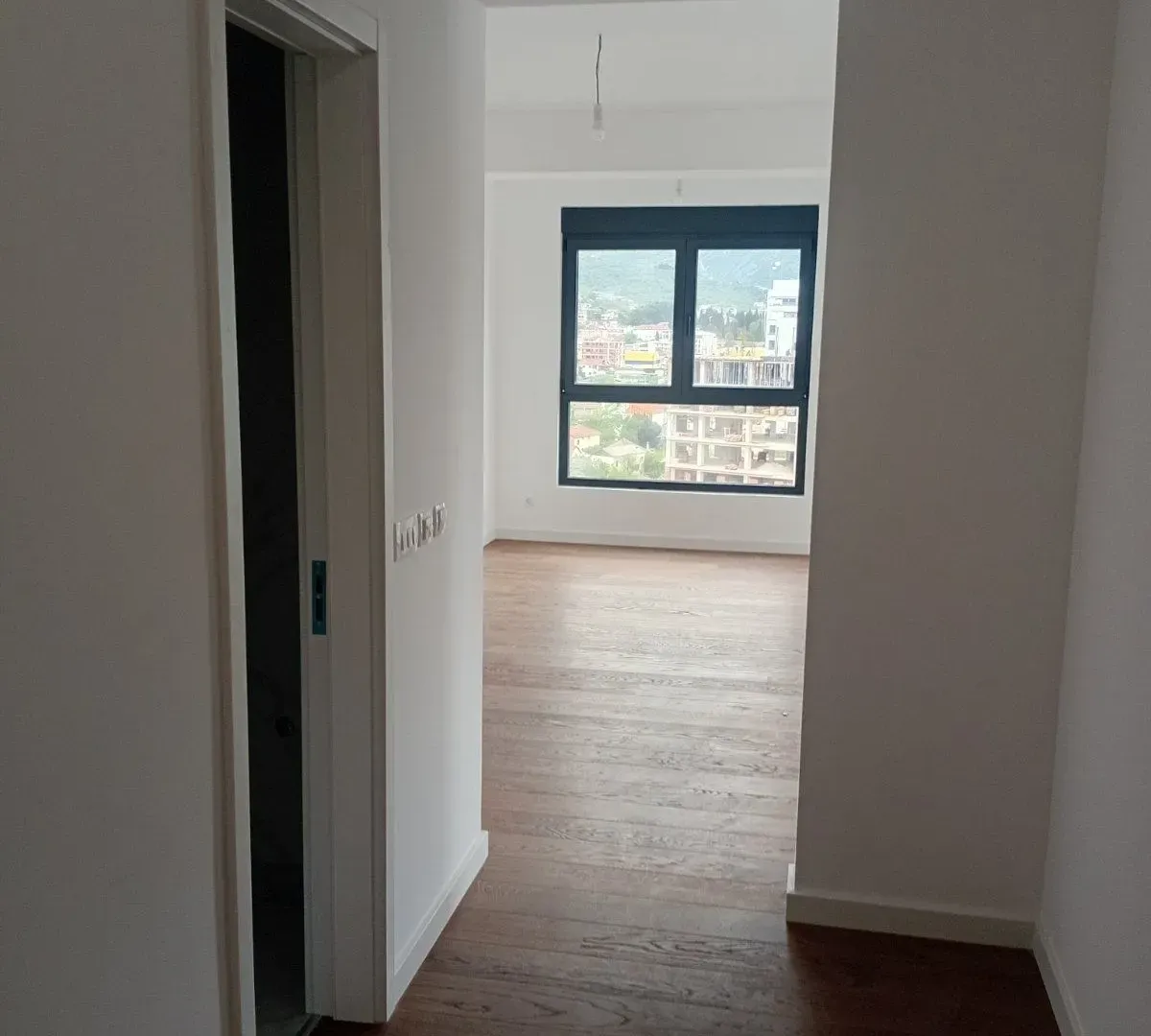 Sale, two bedroom apartment, 73m², Centar, Bar