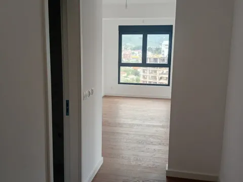 Prodaja, dvosoban stan, 73m², Centar, Bar - image 13