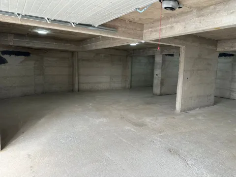 Izdavanje, parking/garaža, 150m², Tripovići, Tivat - image 3