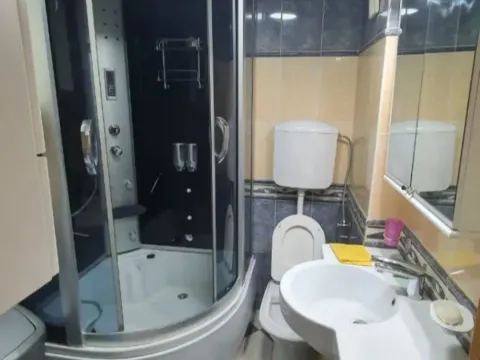 Rent, one bedroom apartment, 65m², Blok 6, Podgorica - image 7