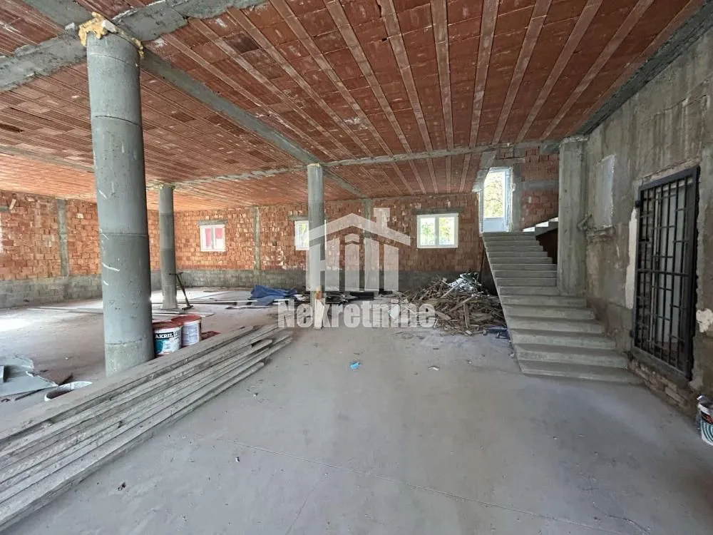 Rent, office space, 330m², Umka, Beograd