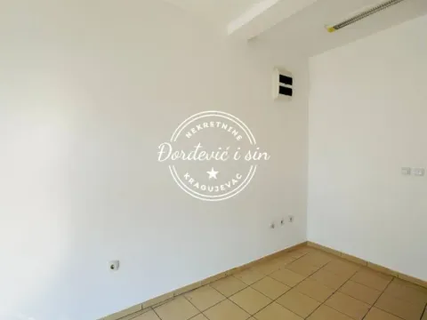 Prodaja, poslovni prostor, 21m², Centar, Kragujevac - image 4