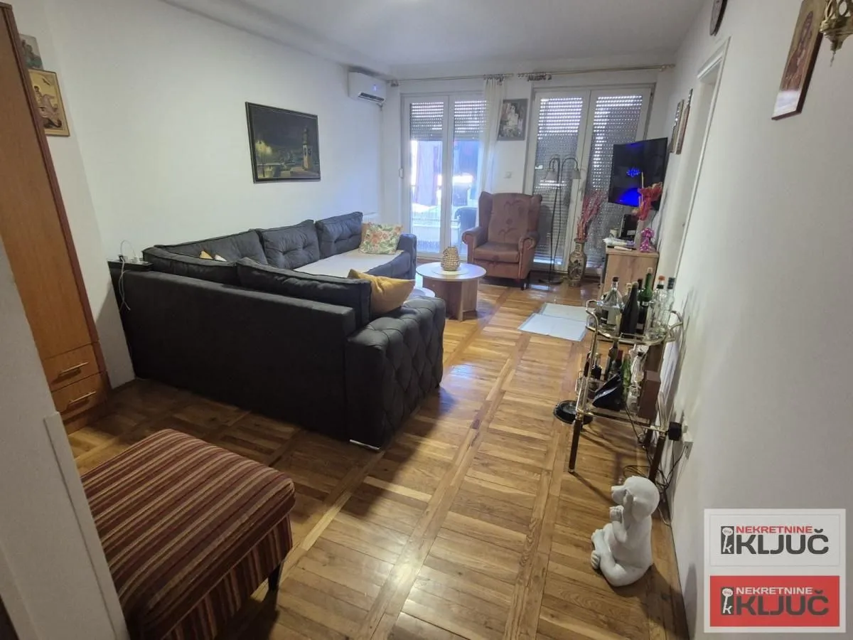 Prodaja, dvosoban stan, 64m², Centar, Novi Sad