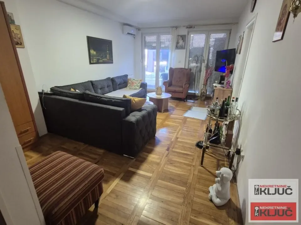 Prodaja, dvosoban stan, 64m², Centar, Novi Sad