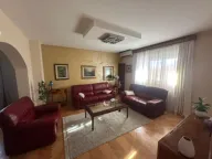 Izdavanje, kuća, 120m², Stari Aerodrom, Podgorica - image 1