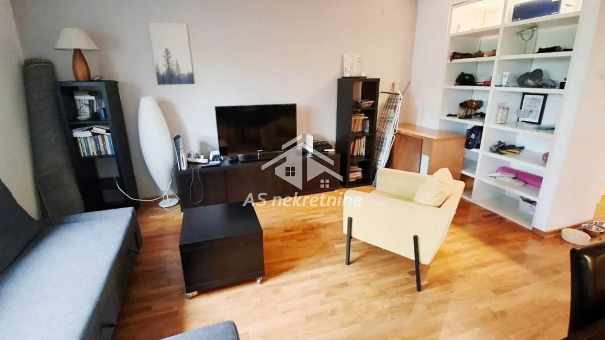 Izdavanje, trosoban stan, 75m², Cvetkova Pijaca, Zvezdara Sve Podlokacije