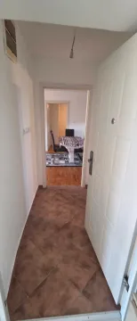 Izdavanje, dvosoban stan, 56m², Centar, Podgorica - image 4