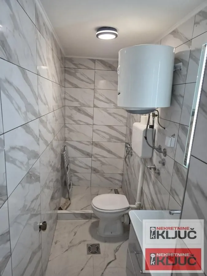 Prodaja, jednosoban stan, 33m², Socijalno, Novi Sad Sve Podlokacije