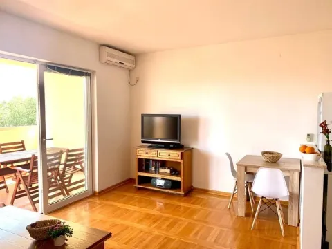 Rent, one bedroom apartment, 41m², Pržno, Budva - image 13