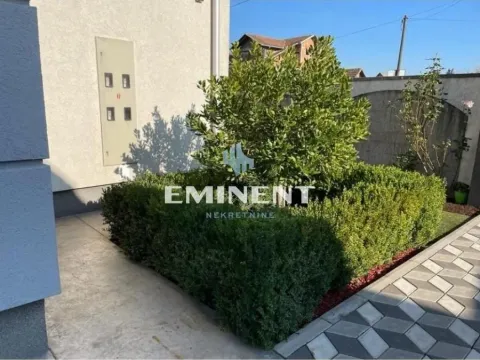 Sale, house, 342m², Stari Banovci, Stara Pazova - image 6