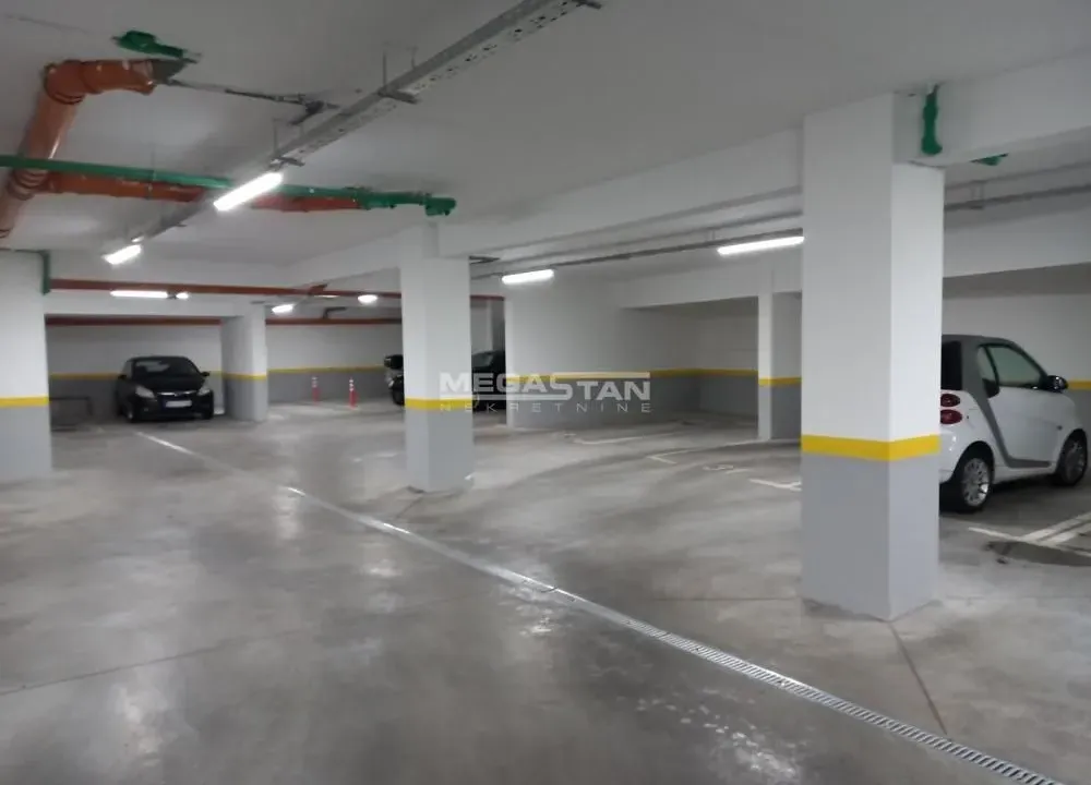 Izdavanje, parking/garaža, 13m², Gradska Bolnica, Zvezdara Sve Podlokacije