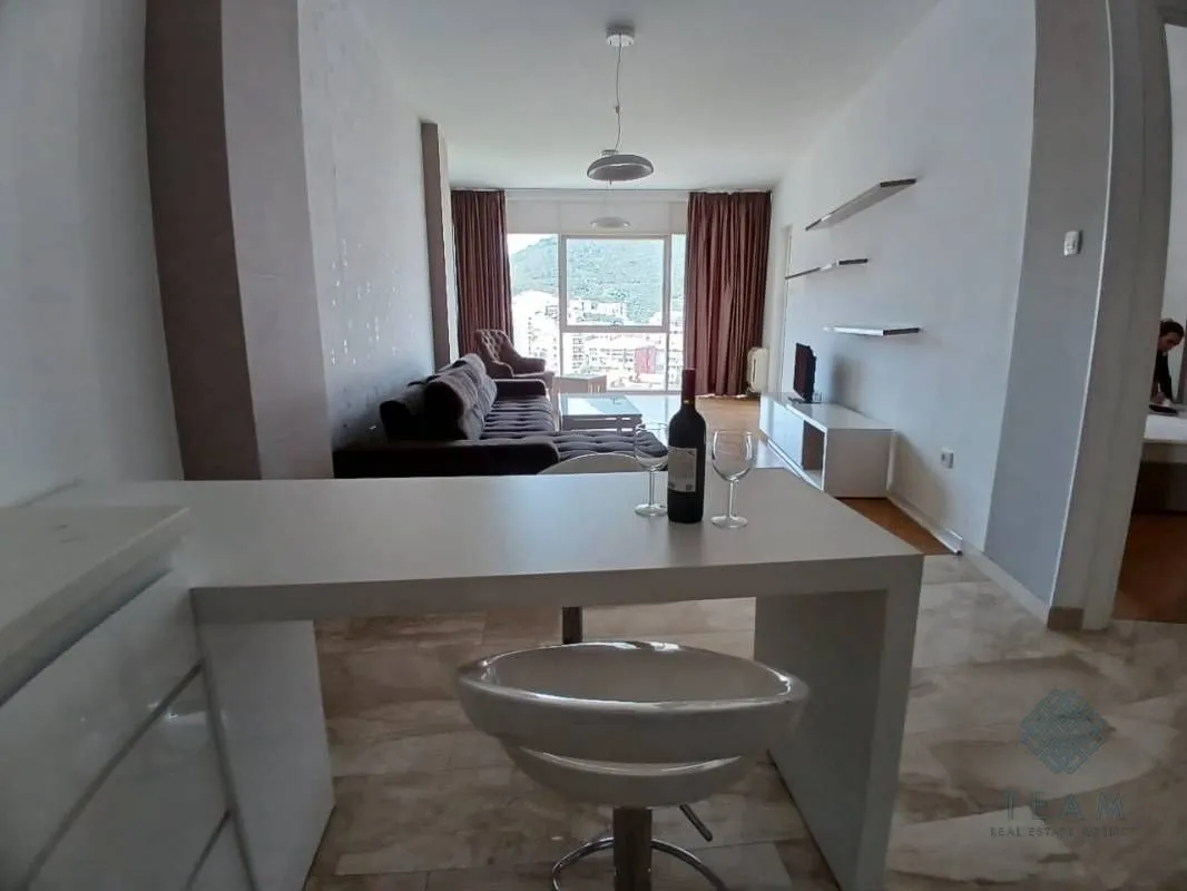 Prodaja, jednosoban stan, 65m², Centar, Budva