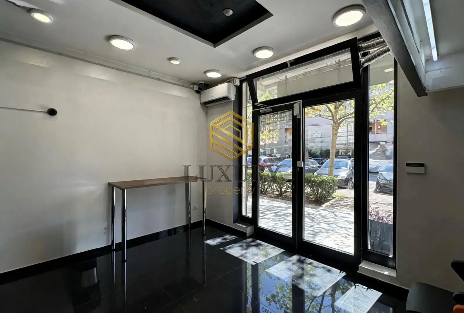Rent, office space, 33m², City Kvart, Podgorica