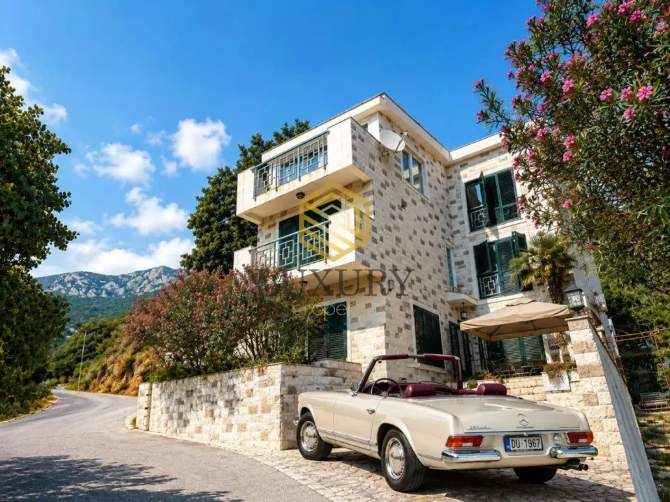 Rent, house, 180m², Bečići, Budva