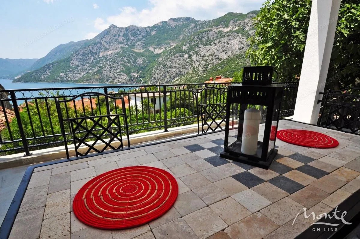 Sale, office space, 570m², Risan, Kotor