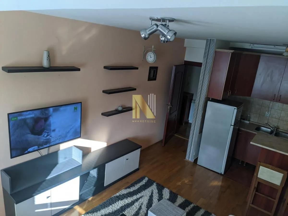 Izdavanje, dvosoban stan, 47m², Sajmište, Novi Sad