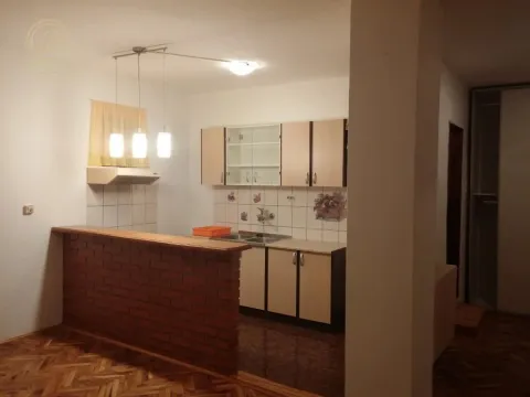 Izdavanje, kuća, 120m², Petrovaradin, Novi Sad - image 7