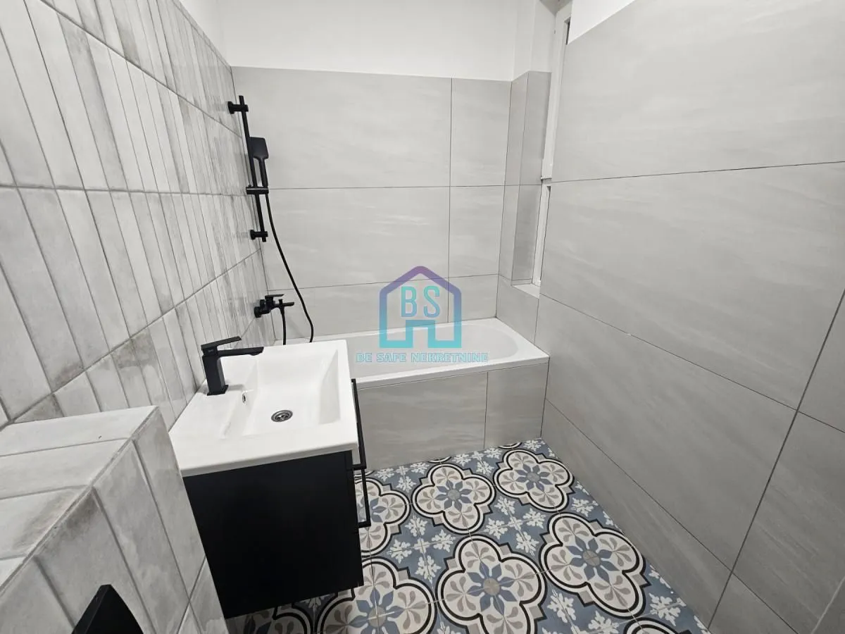 Prodaja, trosoban stan, 85m², Stari grad, Novi Sad