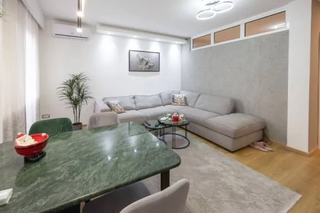 Prodaja, trosoban stan, 60m², Južni Bulevar, Vračar Sve Podlokacije