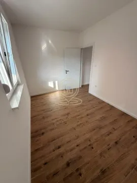 Prodaja, jednosoban stan, 38m², Vidovdansko naselje, Novi Sad Sve Podlokacije - image 3