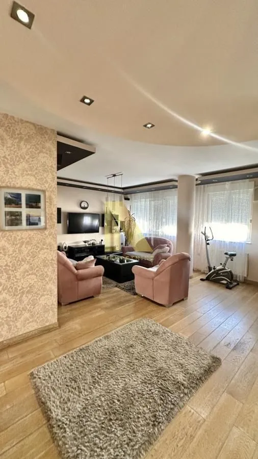 Izdavanje, stan, 126m², Adamovićevo Naselje, Novi Sad Sve Podlokacije