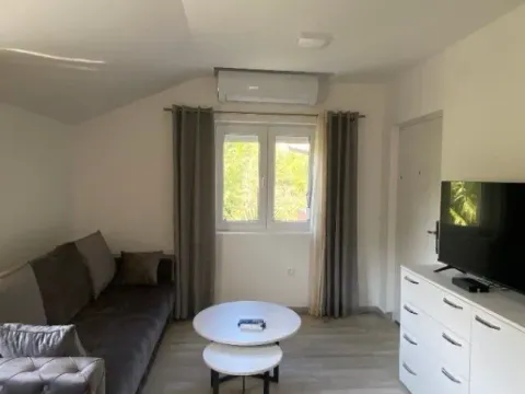 Rent, one bedroom apartment, 40m², Radanovići, Kotor - image 6