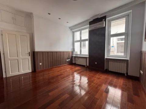 Izdavanje, četvorosoban stan, 104m², Centar, Požarevac - image 10