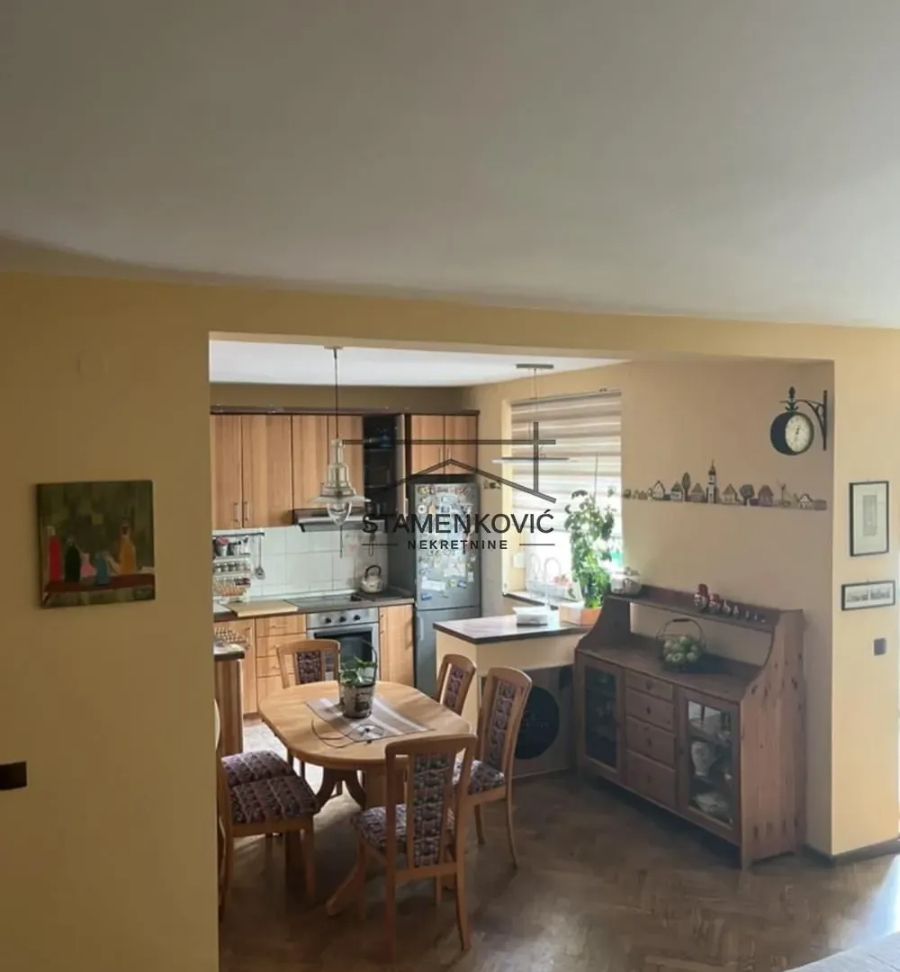 Prodaja, trosoban stan, 111m², Grbavica, Novi Sad Sve Podlokacije