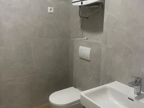 Izdavanje, trosoban stan, 75m², Centar, Novi Sad - image 13