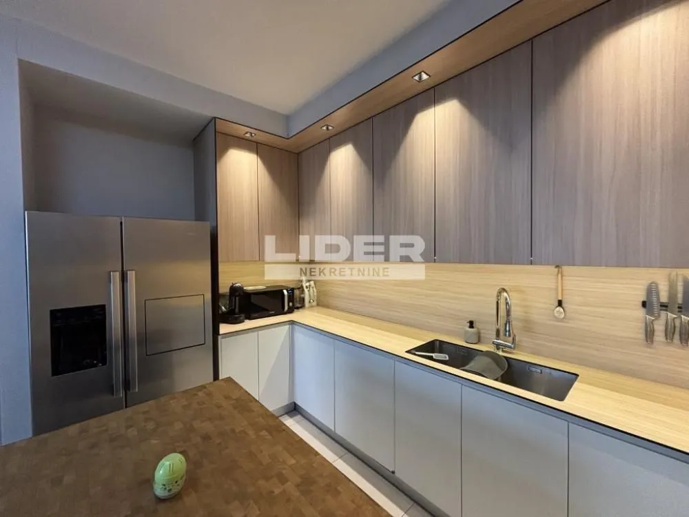 Sale, three bedroom apartment, 108m², Savski Venac, Beograd
