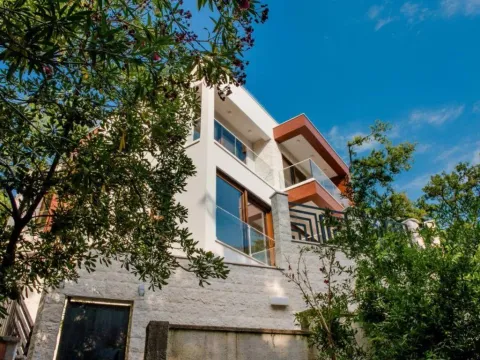 Sale, house, 285m², Perazića do, Budva - image 11