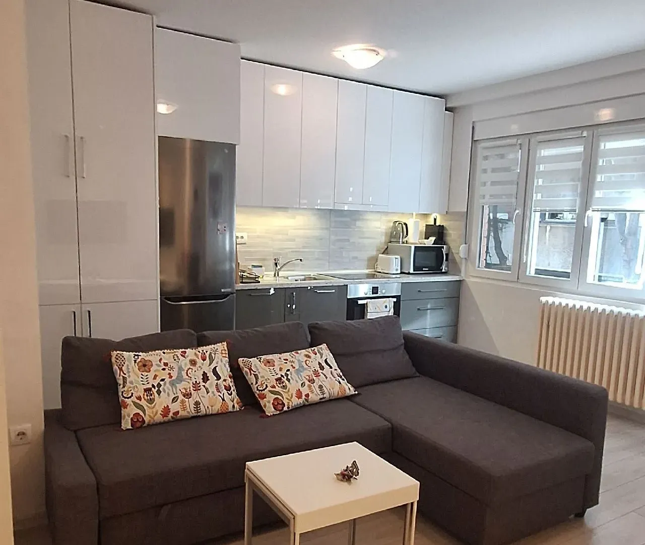 Rent, two bedroom apartment, 41m², Vračar Sve Podlokacije, Beograd
