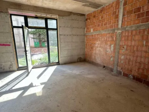 Izdavanje, poslovni prostor, 200m², Stari Aerodrom, Podgorica - image 2