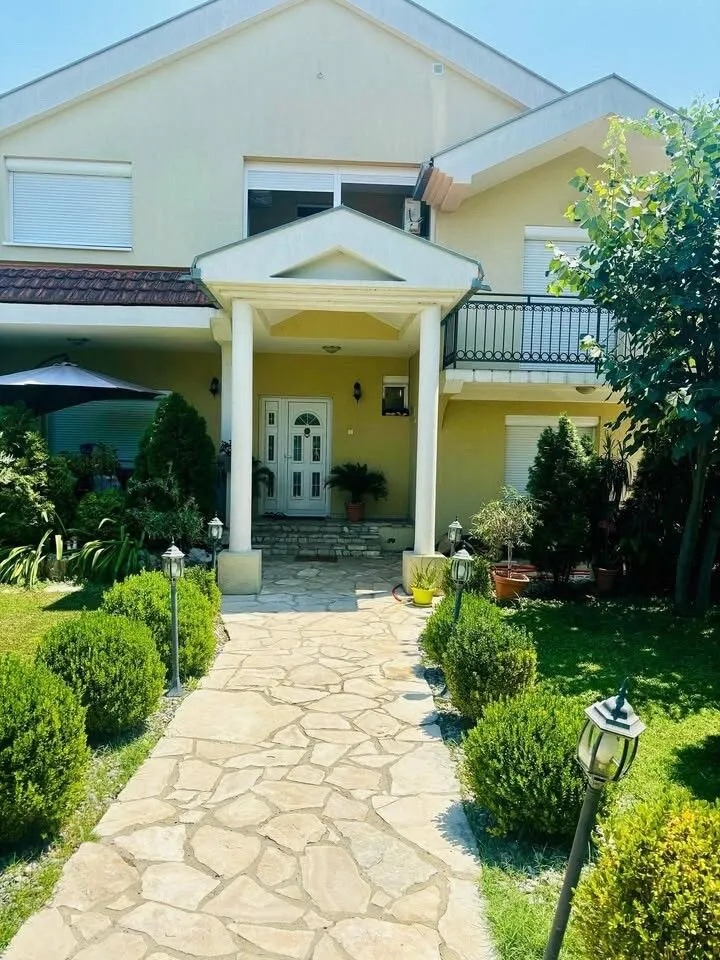 Izdavanje, kuća, 600m², Donja Gorica, Podgorica