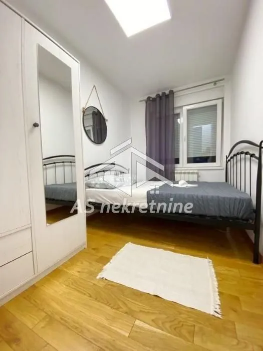 Sale, apartment, 34m², Zemun Cara Dušana, Zemun Sve Podlokacije