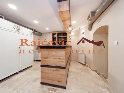 Prodaja, poslovni prostor, 210m², Stari Grad, Beograd - image 16