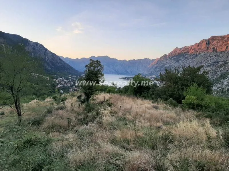Prodaja, plac, 750m², Škaljari, Kotor
