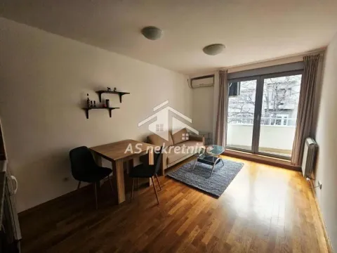 Izdavanje, stan, 45m², Stari Grad, Beograd - image 2