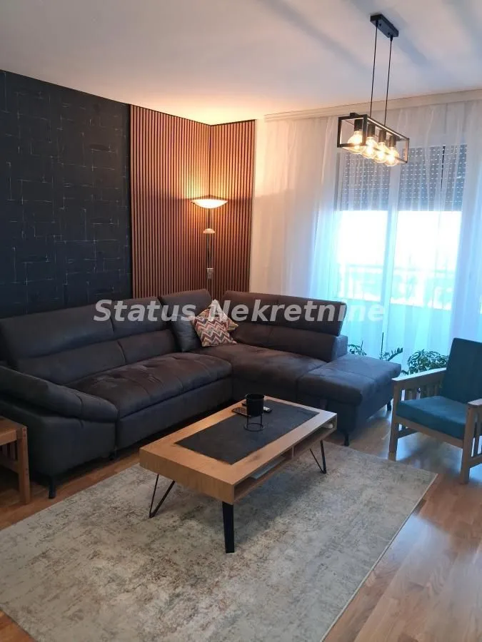 Prodaja, četvorosoban stan, 98m², Petrovaradin, Novi Sad