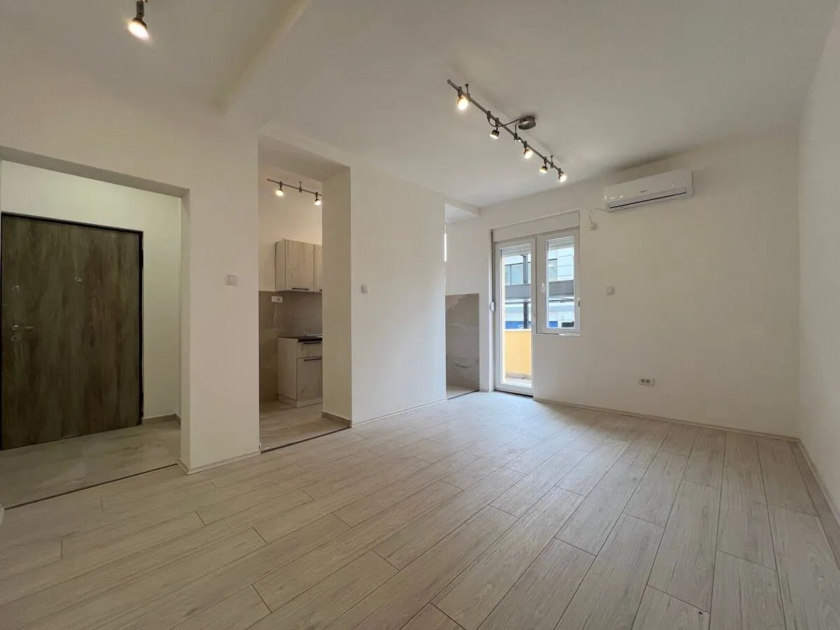 Rent, office space, 61m², Centar, Podgorica