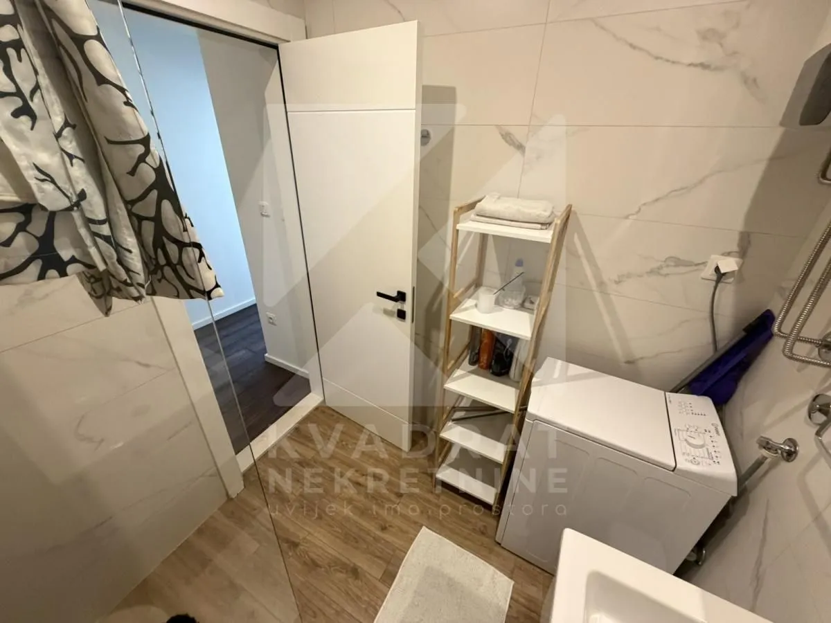 Izdavanje, jednosoban stan, 48m², Vezirov Most, Podgorica