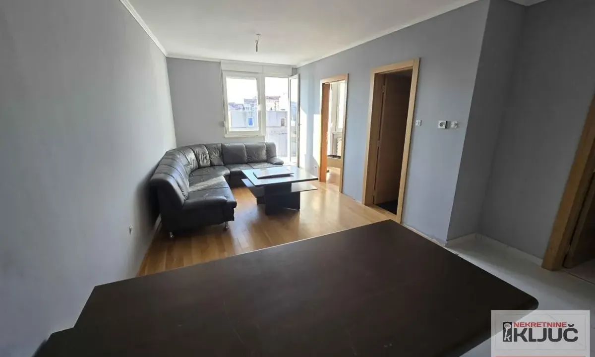 Prodaja, dvosoban stan, 42m², Centar, Novi Sad