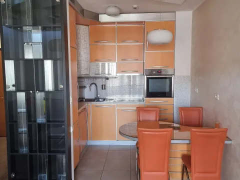 Izdavanje, dvosoban stan, 68m², City Kvart, Podgorica - image 4