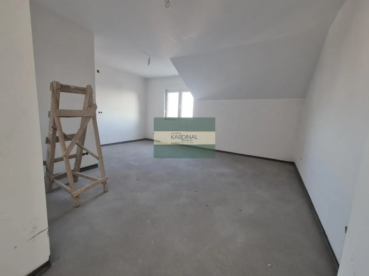 Prodaja, stan, 222m², Centar, Jagodina