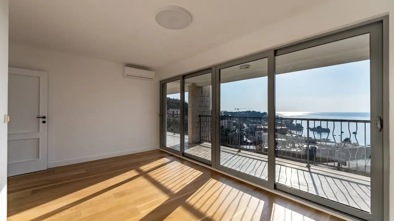 Sale, three bedroom apartment, 160m², Pržno, Budva