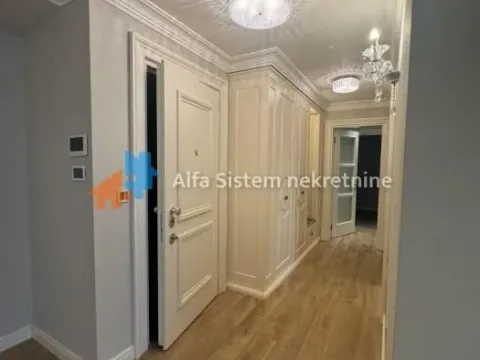 Izdavanje, stan, 215m², Senjak, Beograd - image 36