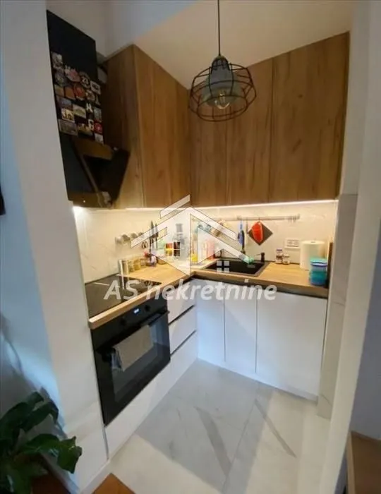 Izdavanje, dvosoban stan, 41m², Savski Venac, Beograd