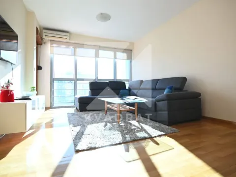 Izdavanje, dvosoban stan, 85m², Preko Morače, Podgorica