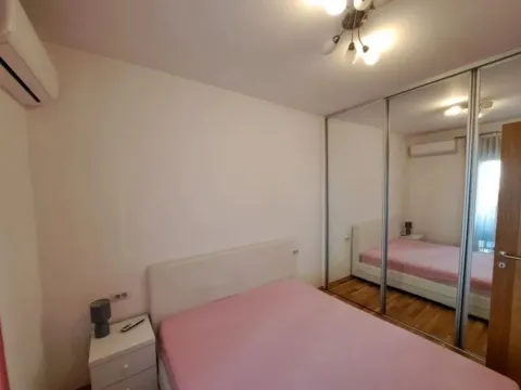 Rent, one bedroom apartment, 45m², Blok 6, Podgorica - image 6
